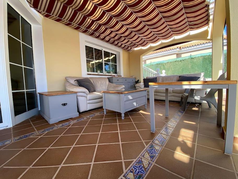 Comfortable Family House With Pool And Jacuzzi コスタ・デ・アンティグア エクステリア 写真