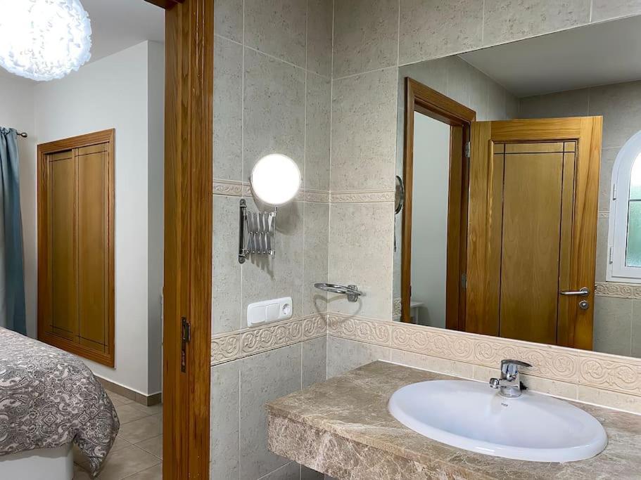 Comfortable Family House With Pool And Jacuzzi コスタ・デ・アンティグア エクステリア 写真