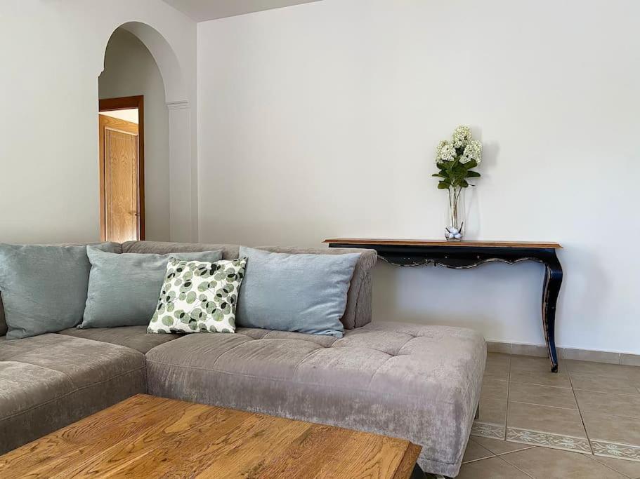 Comfortable Family House With Pool And Jacuzzi コスタ・デ・アンティグア エクステリア 写真