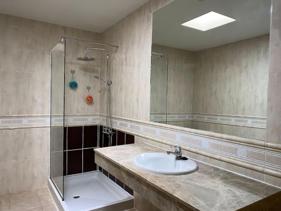 Comfortable Family House With Pool And Jacuzzi コスタ・デ・アンティグア エクステリア 写真