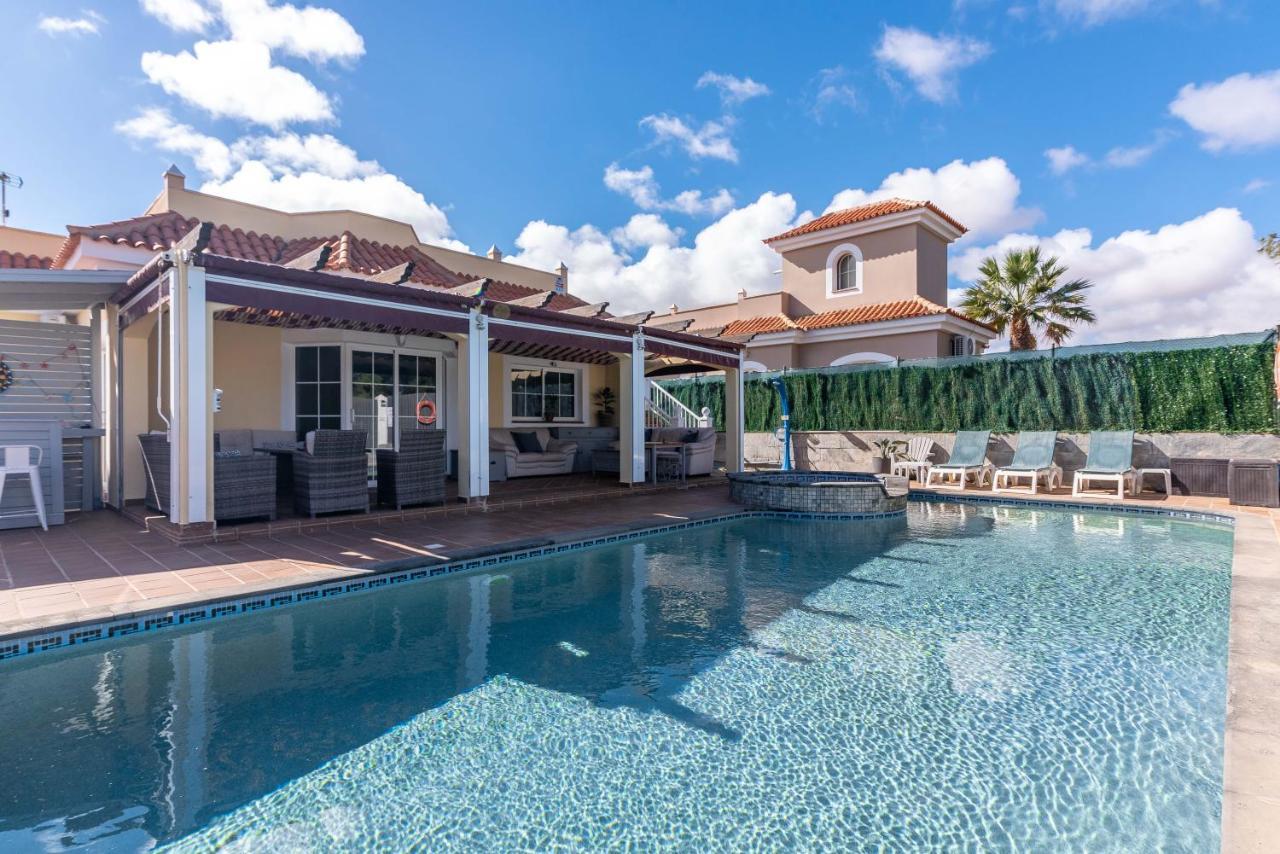 Comfortable Family House With Pool And Jacuzzi コスタ・デ・アンティグア エクステリア 写真